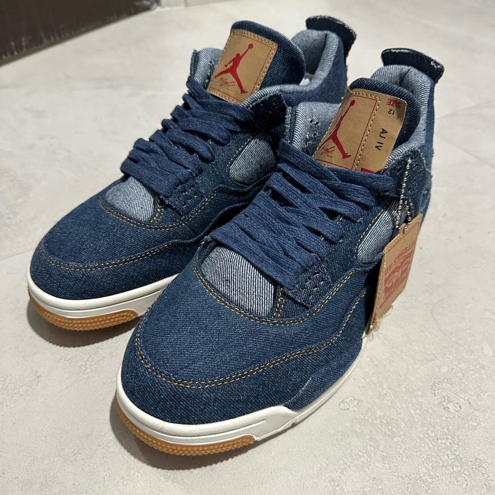 COPY - 2018
Levi's x Air Jordan 4 Retro 'Denim'